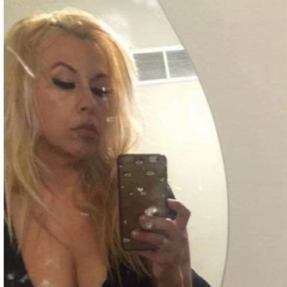 Meet your Posher, Mayrrah